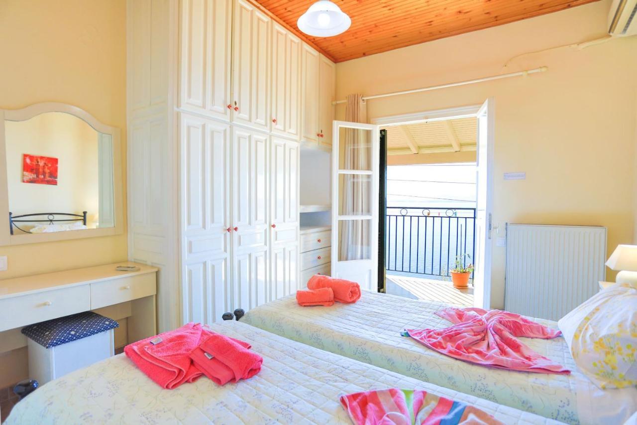 Seaview Calypso Villa Nisaki  Exterior photo